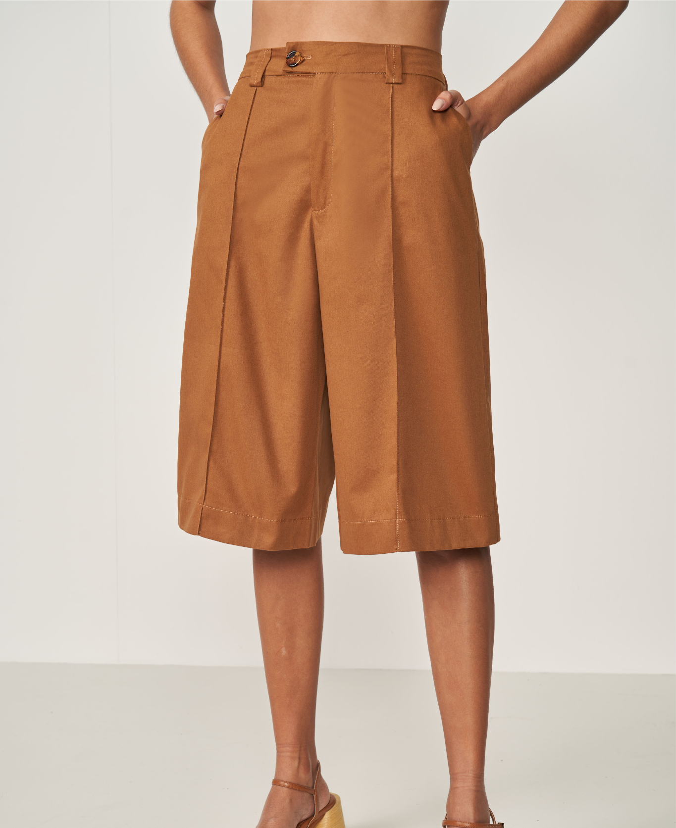 LINEN BERMUDAS SHORTS COLCCI