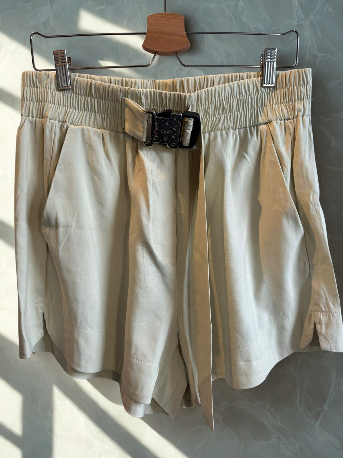 SHORTS OPEN
